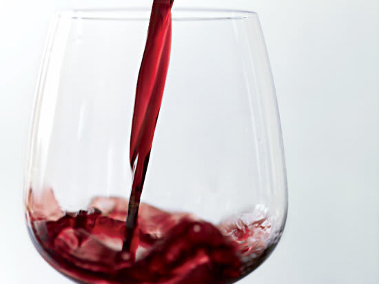 Larger Glasses Make You Drink More Wine