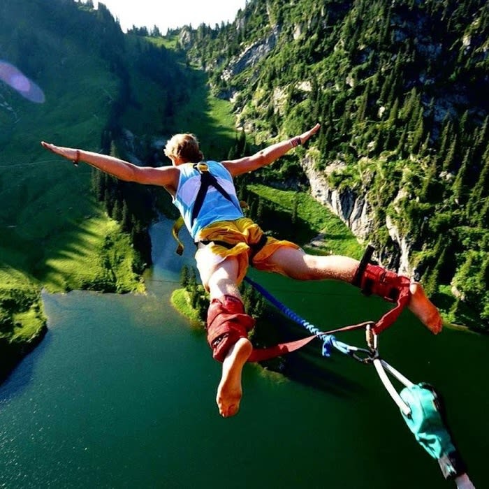 10 Worlds Best Destinations for Bungee-Jumping