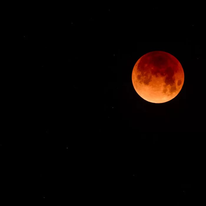 Rare Super Blue Blood Moon Eclipse Thrills Millions Around the World