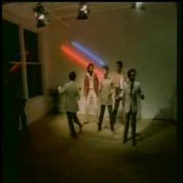 The Whispers - keep on lovin me