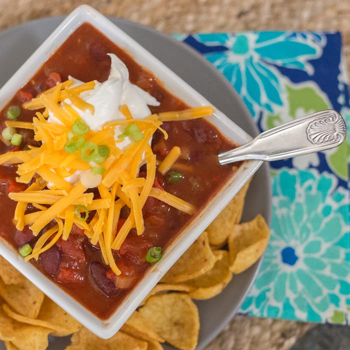 This Easy Crock-Pot Chili Recipe Will Make You Wish for Cold Weather - Lasso the Moon