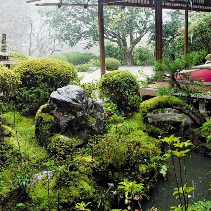 Japanese gardens: the enigmatic art of raked gravel and rocks does not give up its secrets lightly
