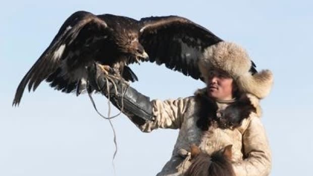 Among the eagle hunters: Ottawa photographer captures Kazakh clan's timeless migration