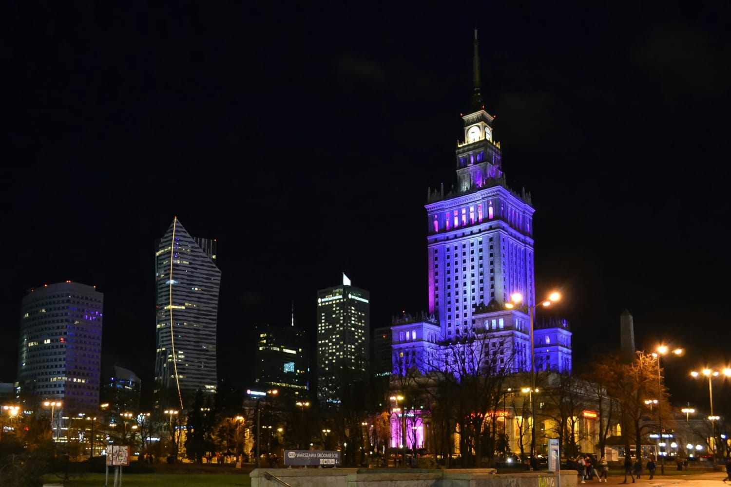 In pictures: Warsaw streets at night