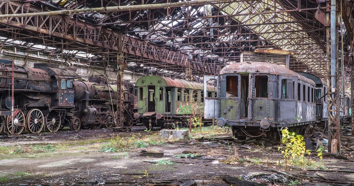 Photographer Preserves the Forgotten Beauty of Abandoned Sites Around the UK