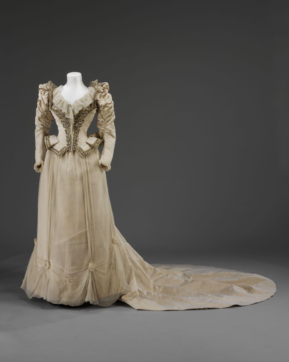 🎵Here comes the bride. All dressed in white....🎵 Did you know that white wedding dresses became popular after Queen Victoria wore the colour for her wedding to Prince Albert in 1840. Have a look through some of our favourite dresses Which is your favourite?