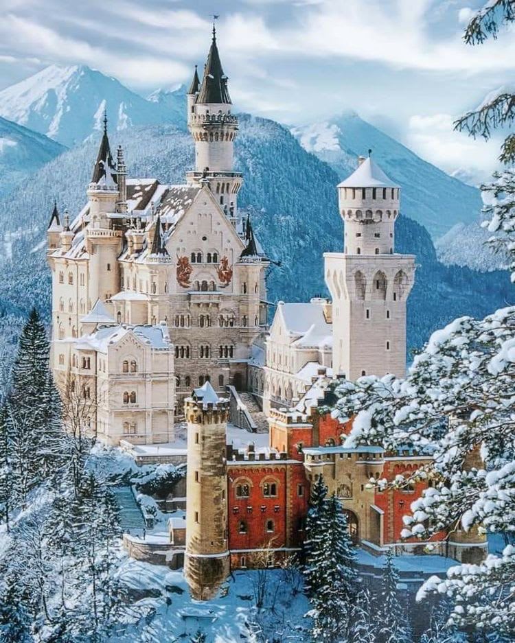 Pin by Brandon Lesley on Globetrotting | Germany castles, Neuschwanstein castle, Castles to visit