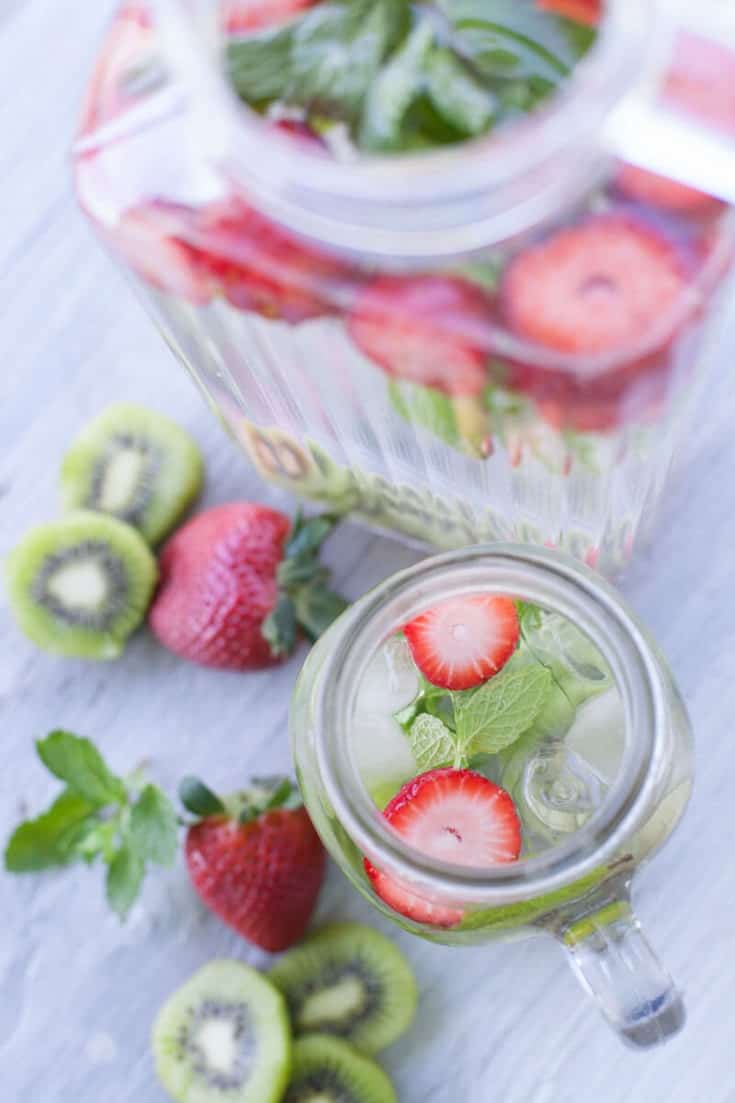 15 Simple, Refreshing, Easy Fruit Infused Water Recipes