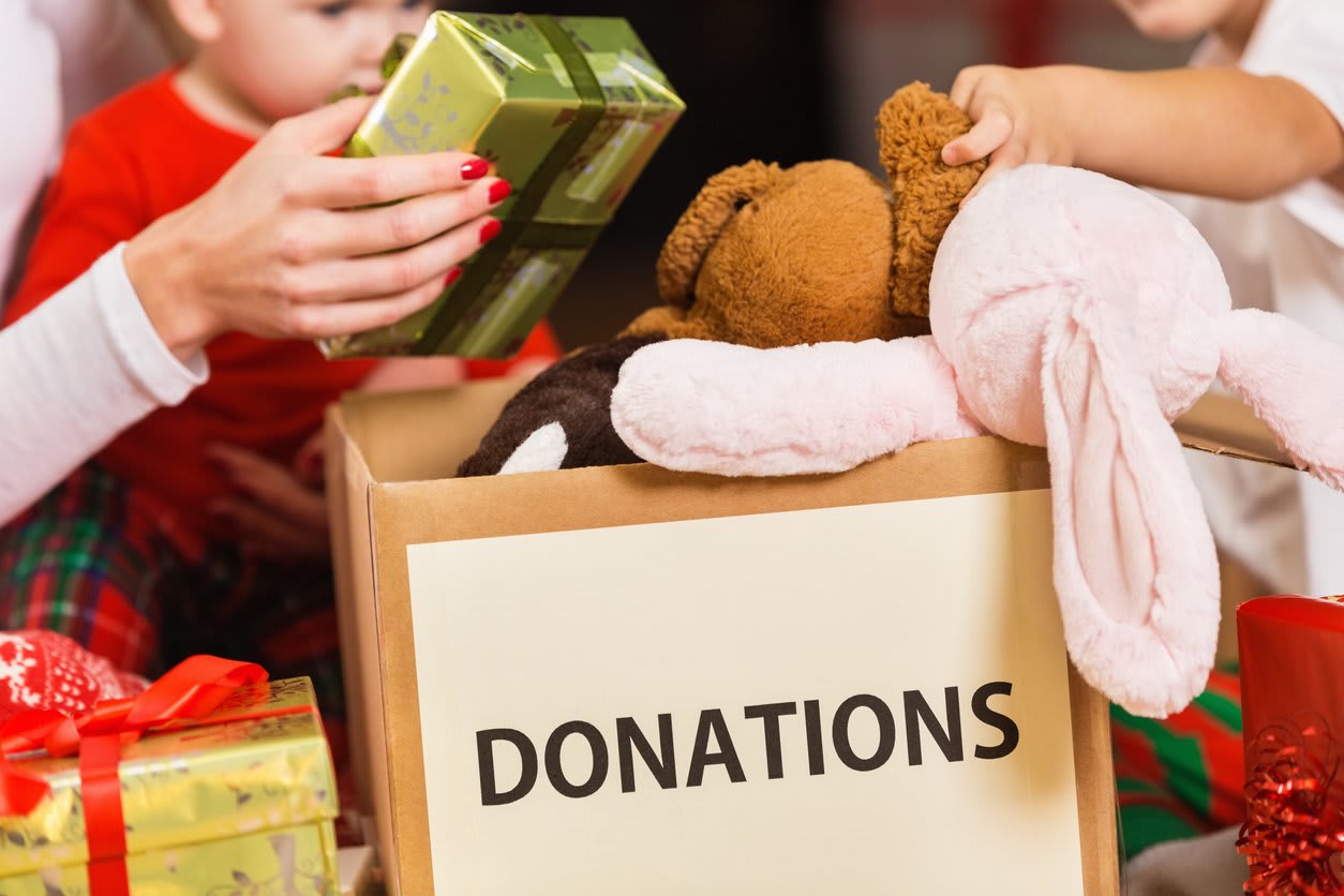 6 Ways To Teach Your Kids The Value Of Giving