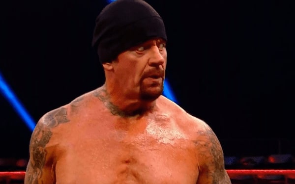THE UNDERTAKER DEBUTS NEW LOOK ON WWE RAW