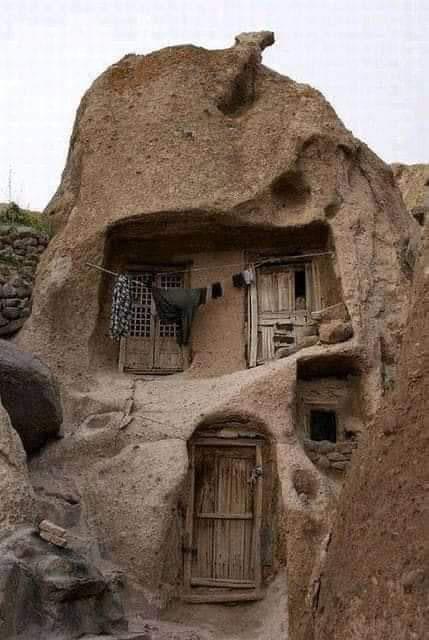 A house from the 7th century in Iran still inhabited.