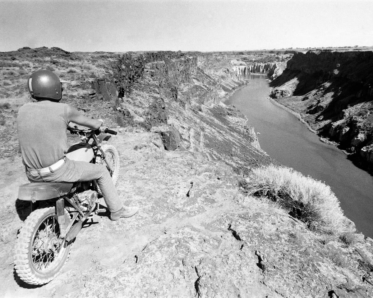 Ending the week on a high note. 📸 Stuntman Evel Knievel prepares to jump Snake River Canyon, Idaho on a steam powered skycycle; 1974.