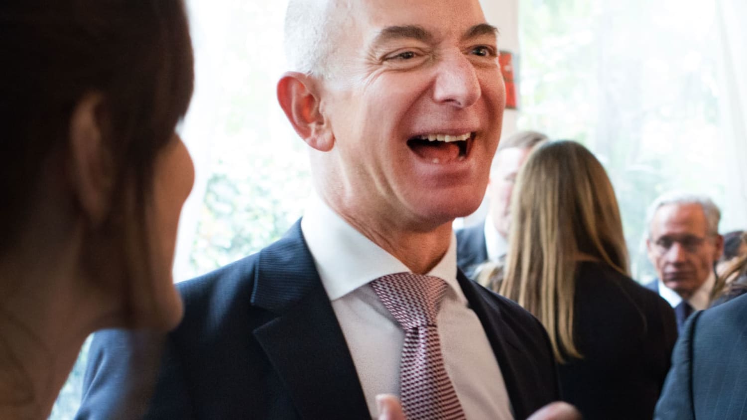 This is billionaire Jeff Bezos' daily routine and it sets him up for success