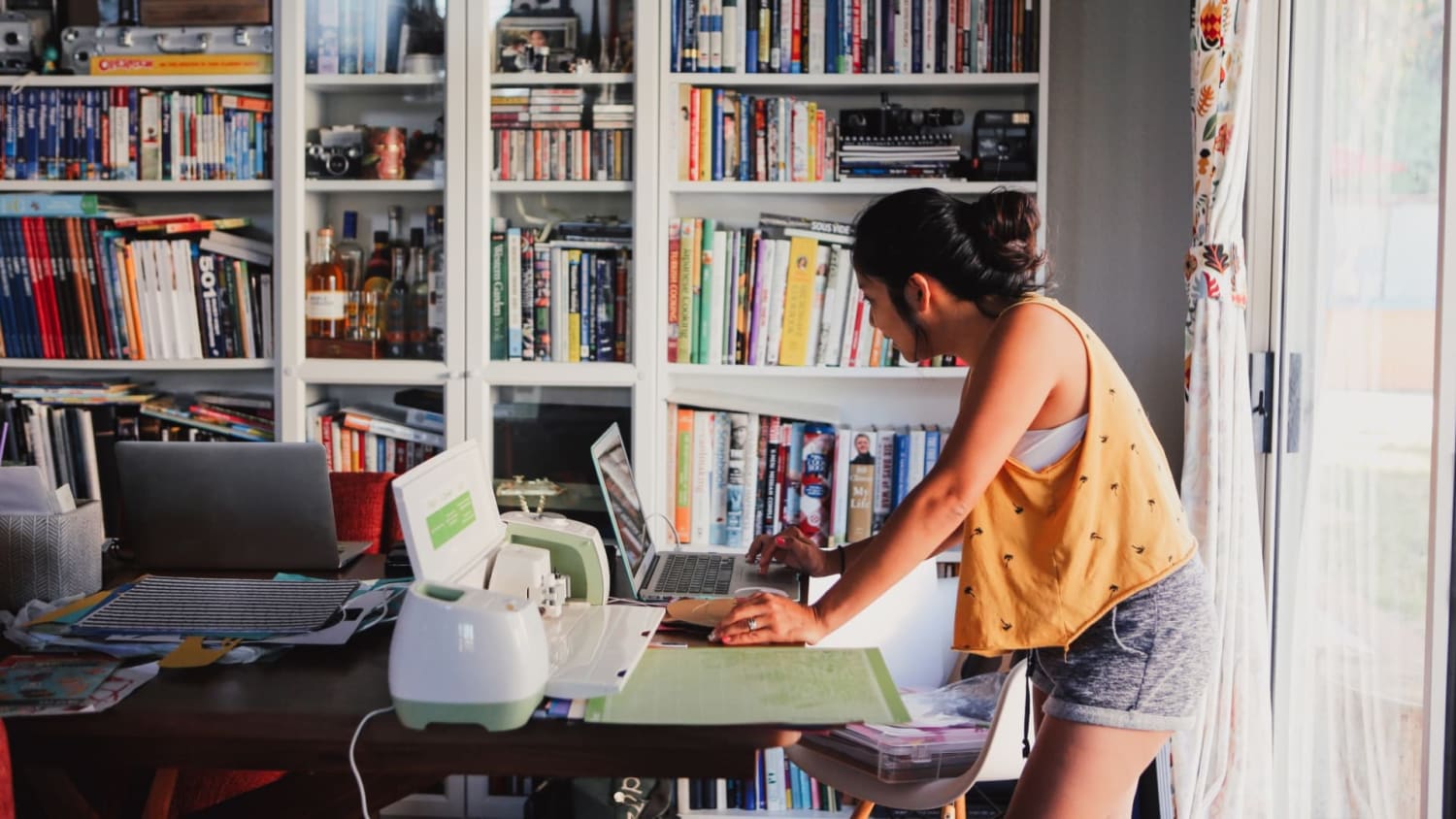 The most in-demand side hustles you can do from home, according to Fiverr and Upwork