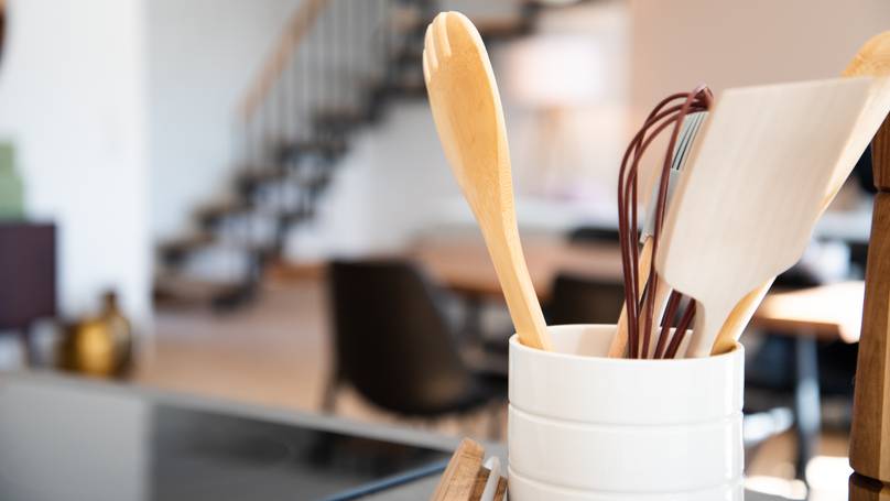Woman Vows Never To Use Wooden Spoon Again After Grim Discovery