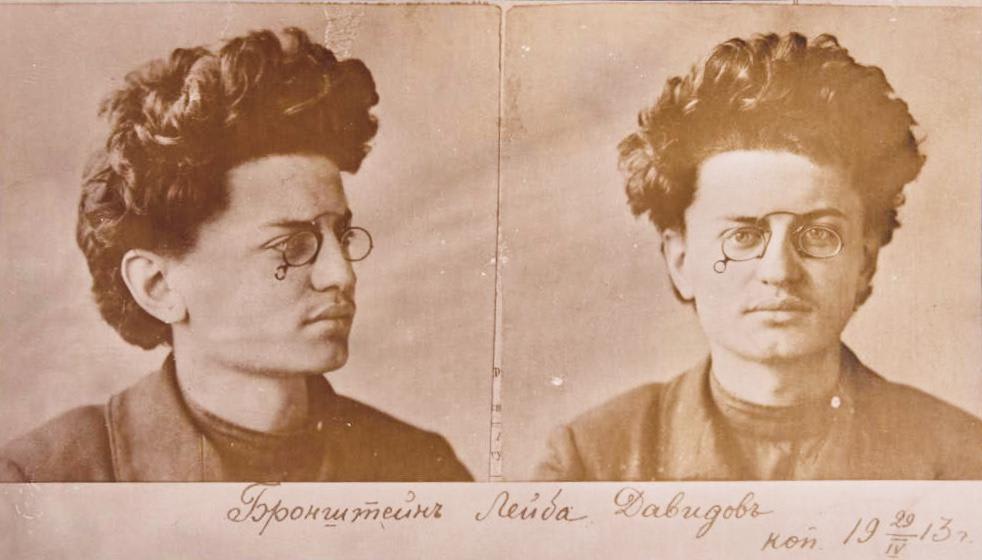 Leon Trotsky aka Lev Davidovich Bronstein (1879 -1940), revolutionary and political theorist. The mugshots were taken at St. Petersburg police station after Trotsky was arrested for helping to organise the failed Russian Revolution of 1905. He was exiled to Siberia (again) but escaped.