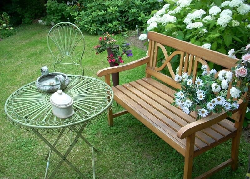 A Perfect Go-Anywhere Outdoor Garden Bench