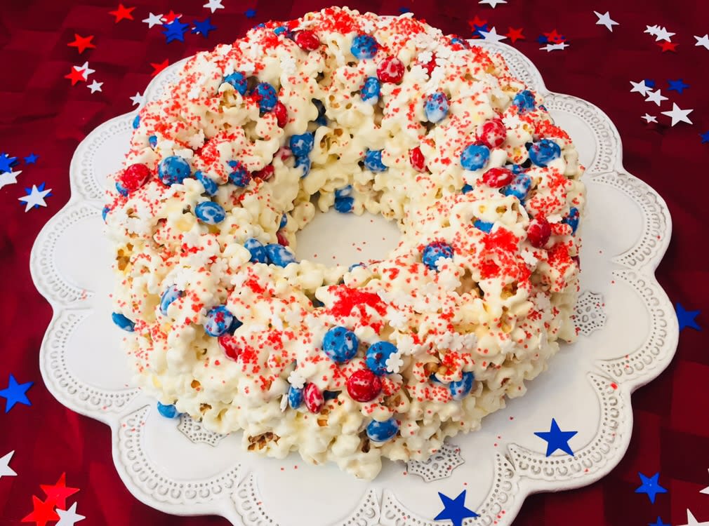DIY Patriotic 4th of July Popcorn Cake
