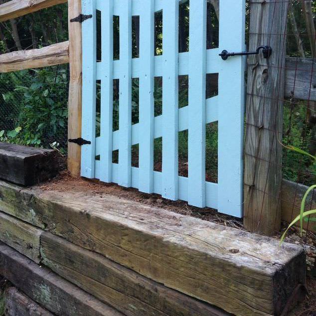 Gorgeous DIY Garden Gate Ideas & Projects