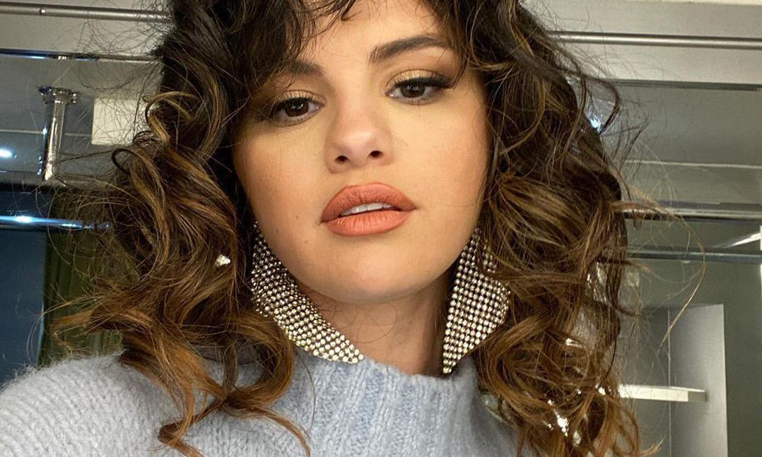 Selena Gomez’s head-turning earrings will take your look to the next level