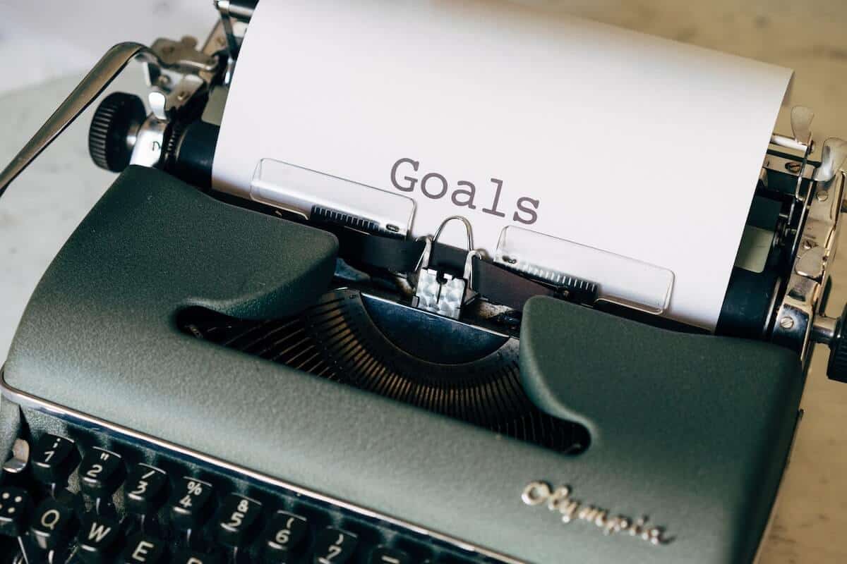 Setting Financial Goals: Examples That Fuel Your Future