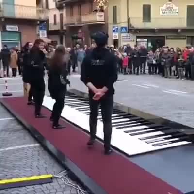 Playing piano and dancing at the same time... Awesome