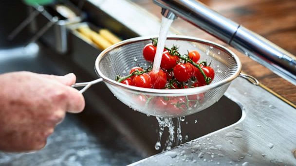 Safe and effective ways to wash fresh produce