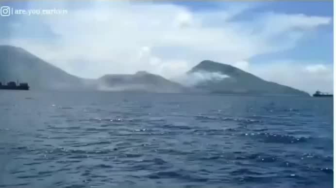 Volcano produces shockwave that blows the clouds away