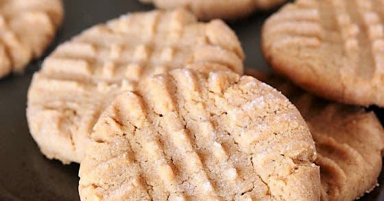 4-Ingredient Flourless Peanut Butter Cookies