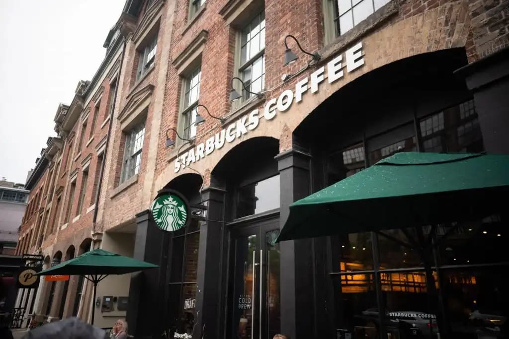 10 Ways to Get Free Starbucks (Get Free Coffee Without Lifting a Finger!)