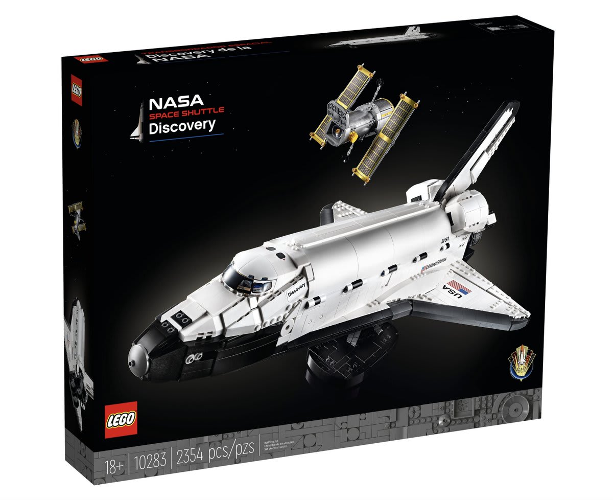 The new @LEGO_Group 1:70 scale, 2354-piece Space Shuttle Discovery kit features some super detailing, including the ESA logos on the NASA/ESA @HUBBLE_space Telescope and display stands 👉https://t.co/t7tjPUDj5B