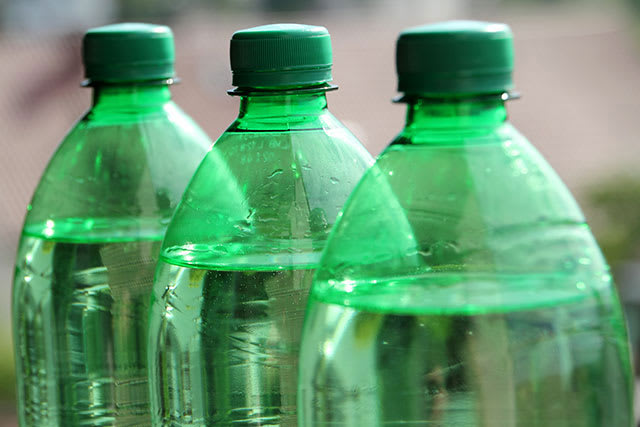 HOW TO DETOX FROM PLASTICS AND OTHER ENDOCRINE DISRUPTORS