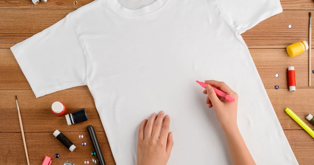 7 Best Fabric Markers to Customize Your Clothing and Accessories