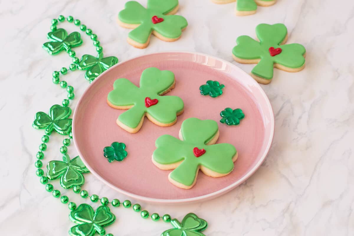 St. Patrick's Day Sugar Cookies with a Clever Decorating Trick