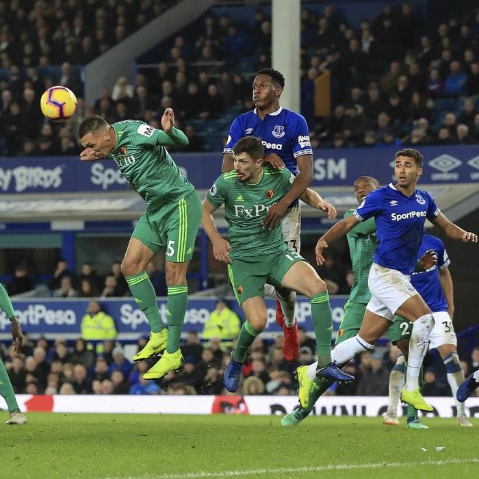Digne's last-gasp free kick earns Everton 2-2 draw v Watford