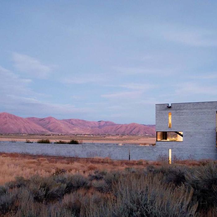 Laid Bare: 5 Stunning Projects Built Using Concrete Blocks
