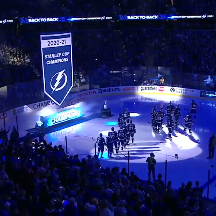 The @TBLightning raise the banner honoring their 2020-21 Stanley Cup Championship
