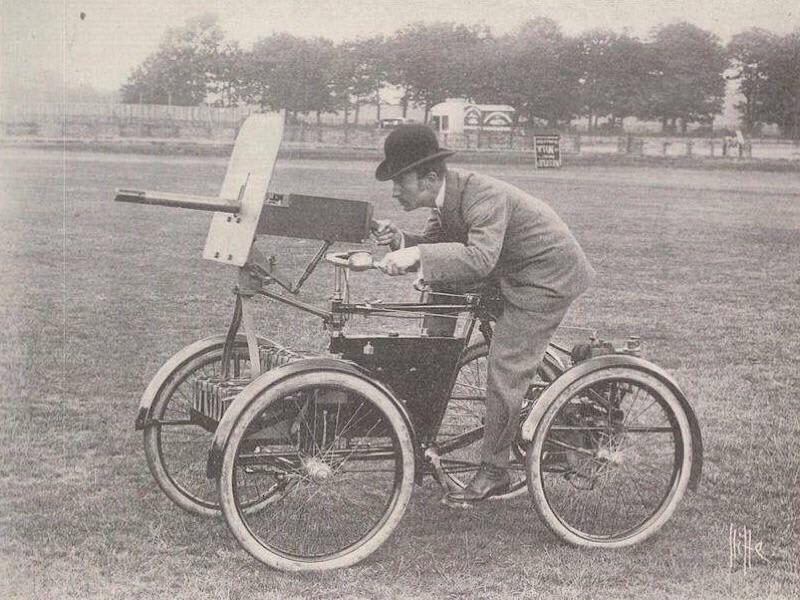 F.R. Simms' Motor Scout, built in 1898 as an armed car .