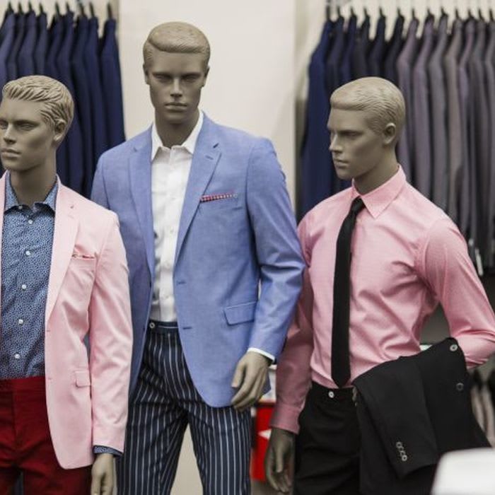 Men Ditch Suits, and Retailers Struggle to Adapt