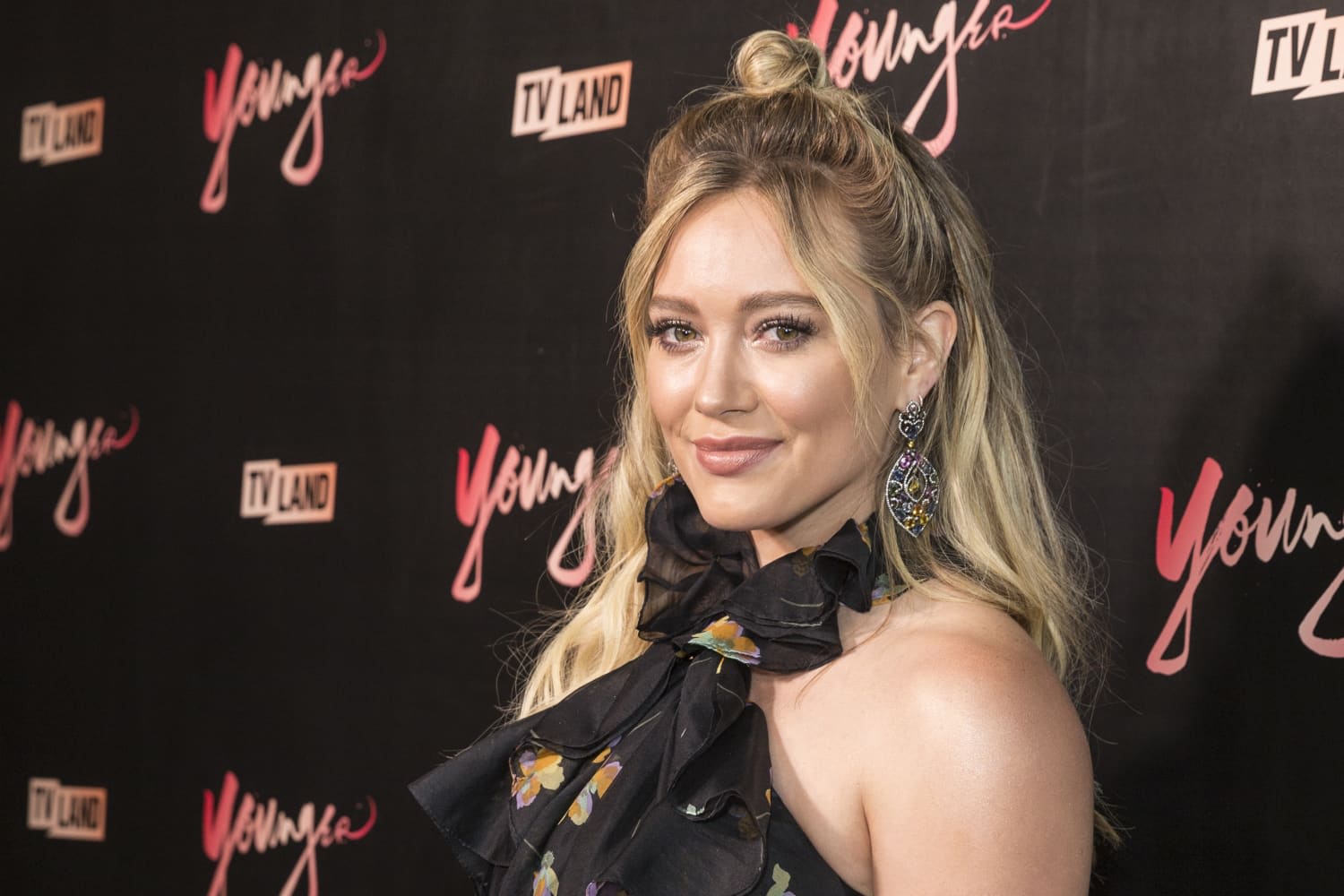 Hilary Duff Is Giving the Internet Major Kitchen Envy with Her Bold Tile