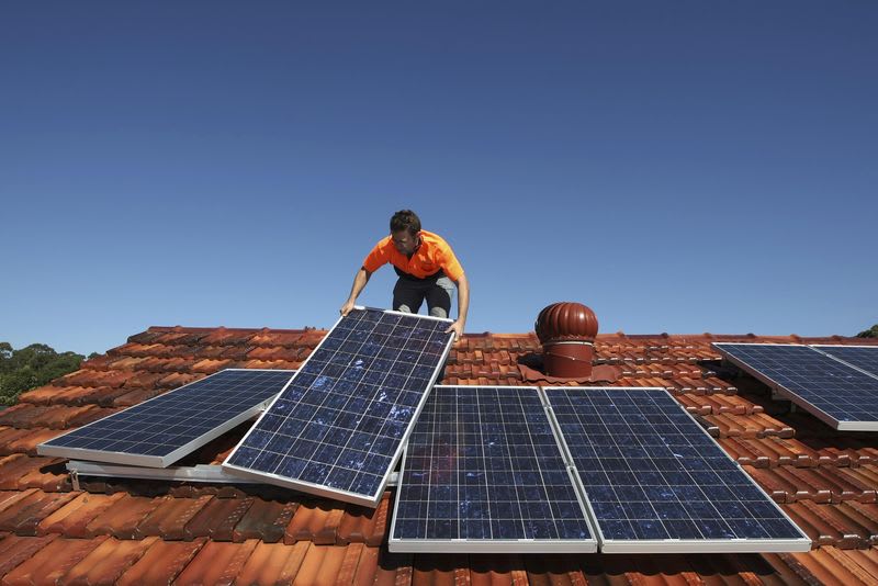 Solar Insiders Podcast: Rooftop solar: Asset or liability?