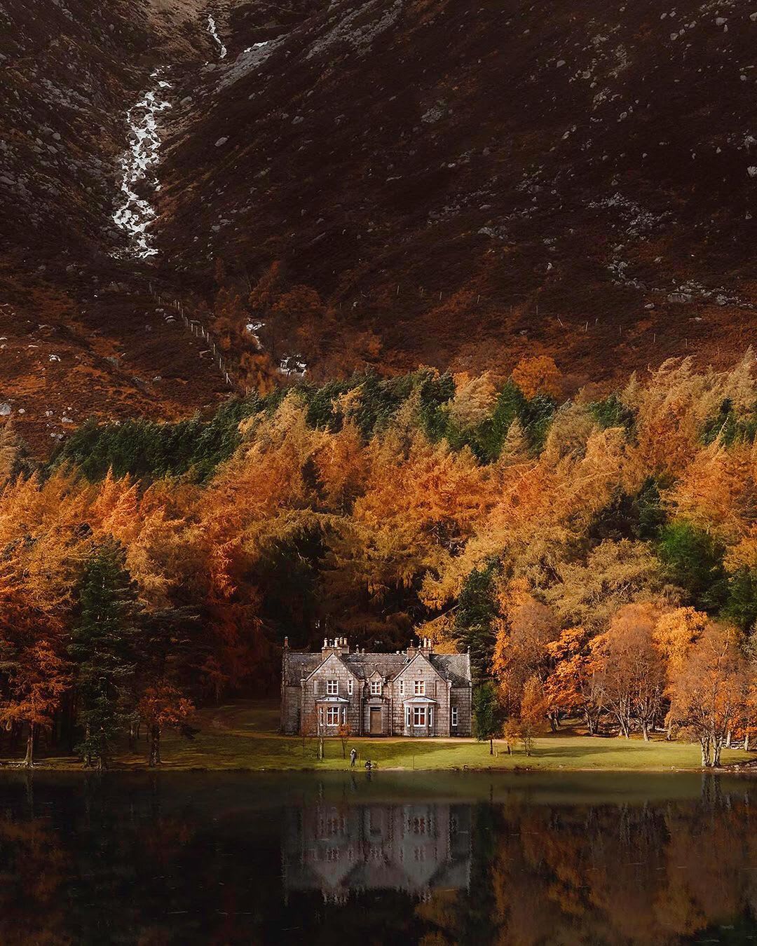 Glas-allt-Shiel, a 18th century lodge built by Queen Victoria on the shores of Loch Muick, Aberdeenshire, Scotland.