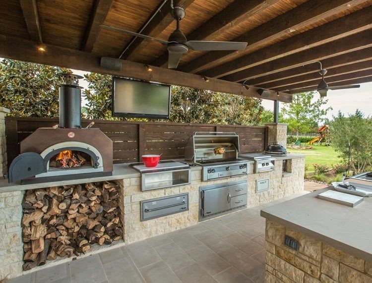 19 Backyard Kitchens That Make Us Want to Live Outside