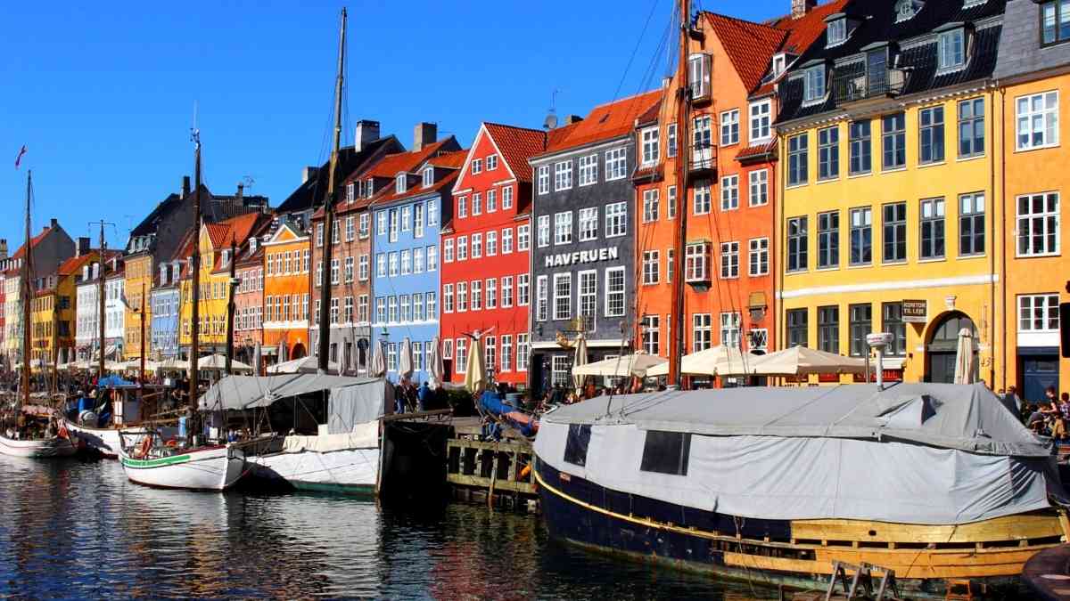 How to Thrive Living in Copenhagen as an American Expat - Robe trotting