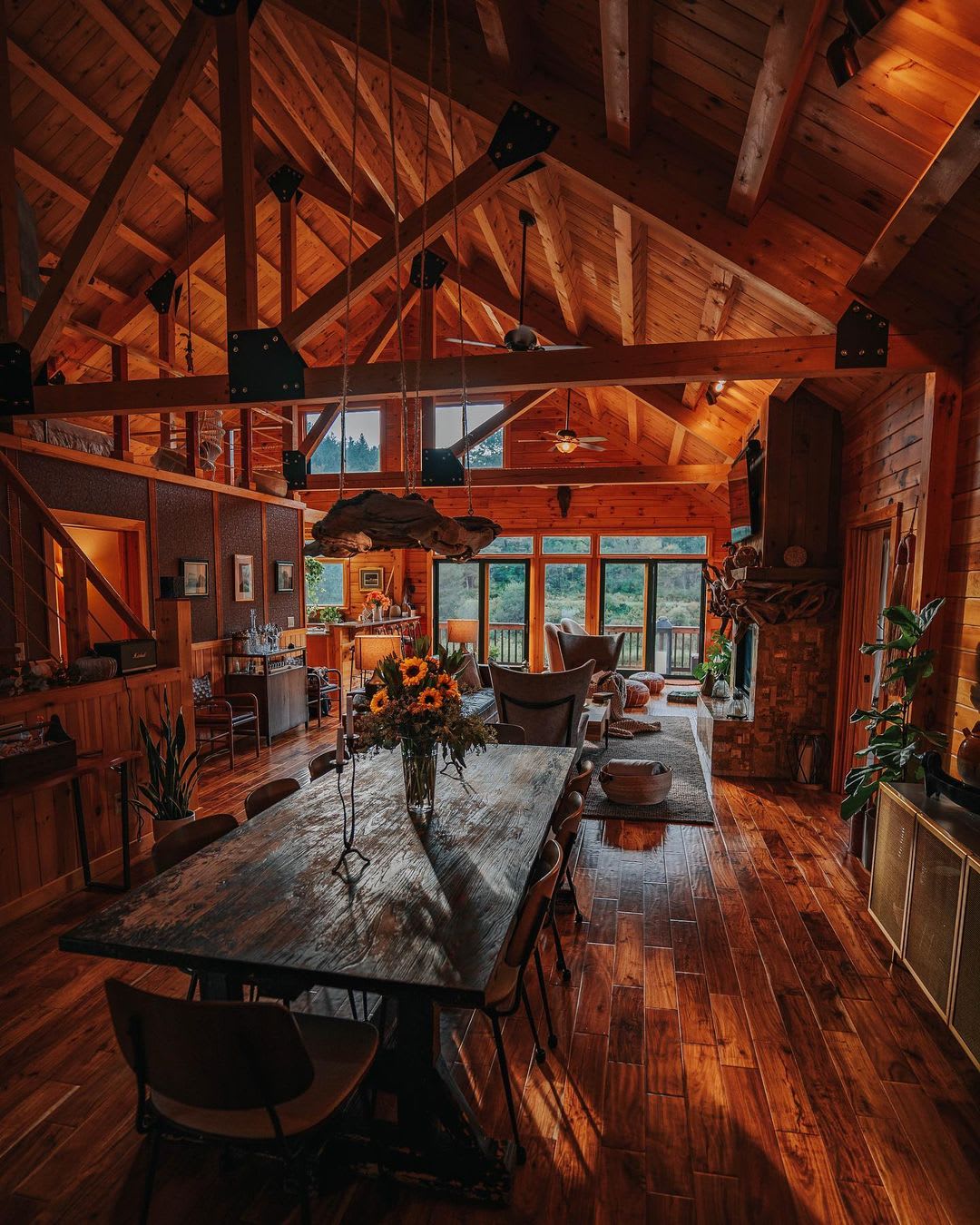 Vaulted ceiling cabin with exposed beams in Jefferson, Schoharie County ...