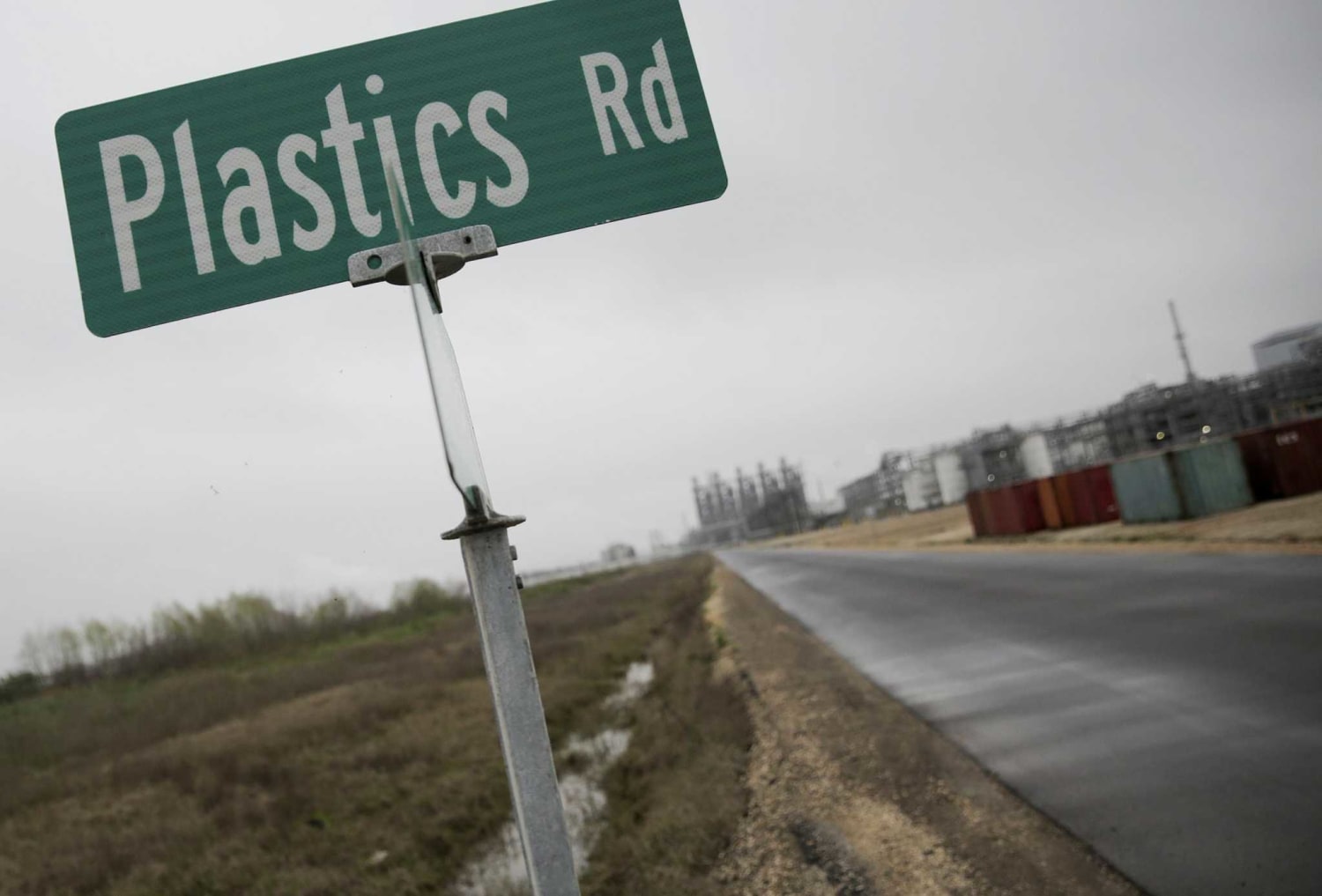 Plastics Road lives up to its name as Dow debuts new asphalt recipe