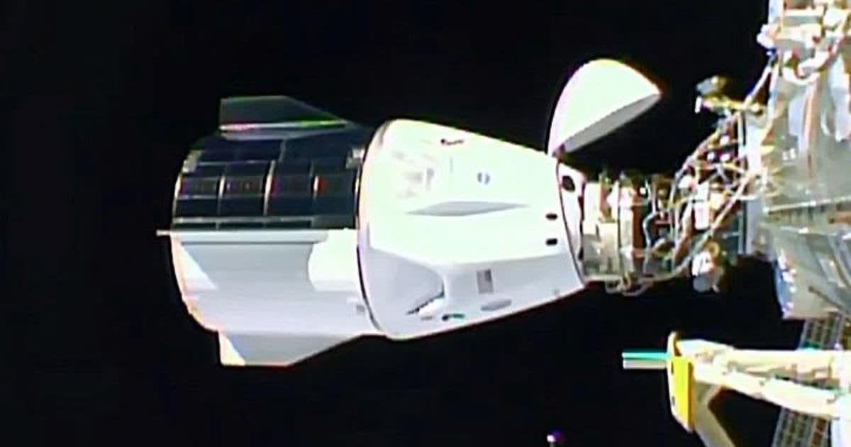 Astronauts Avoid Debris Collision During Journey To ISS Onboard SpaceX Dragon