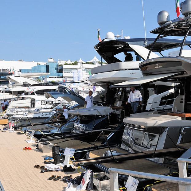 How To Successfully Invest In Yachts: A Guide