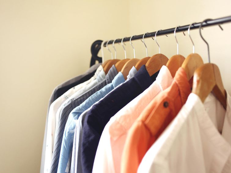 4 steps to clean out your cluttered closet