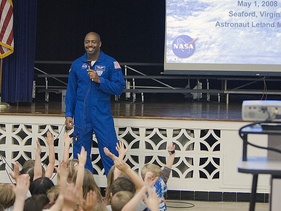 Your kids can join a free class with an astronaut (and more) in these virtual school days